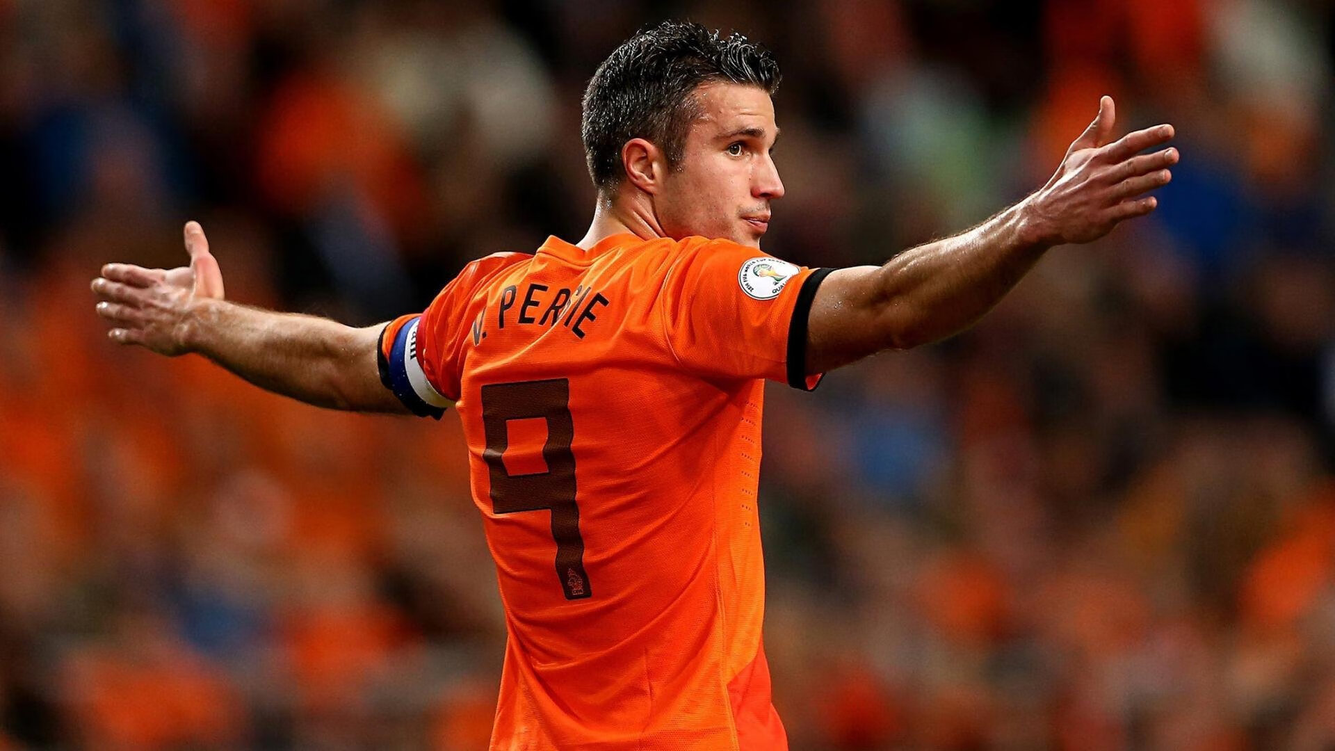 俱乐部商业拓展:场馆运营与品牌合作并行,俱乐部场地要求