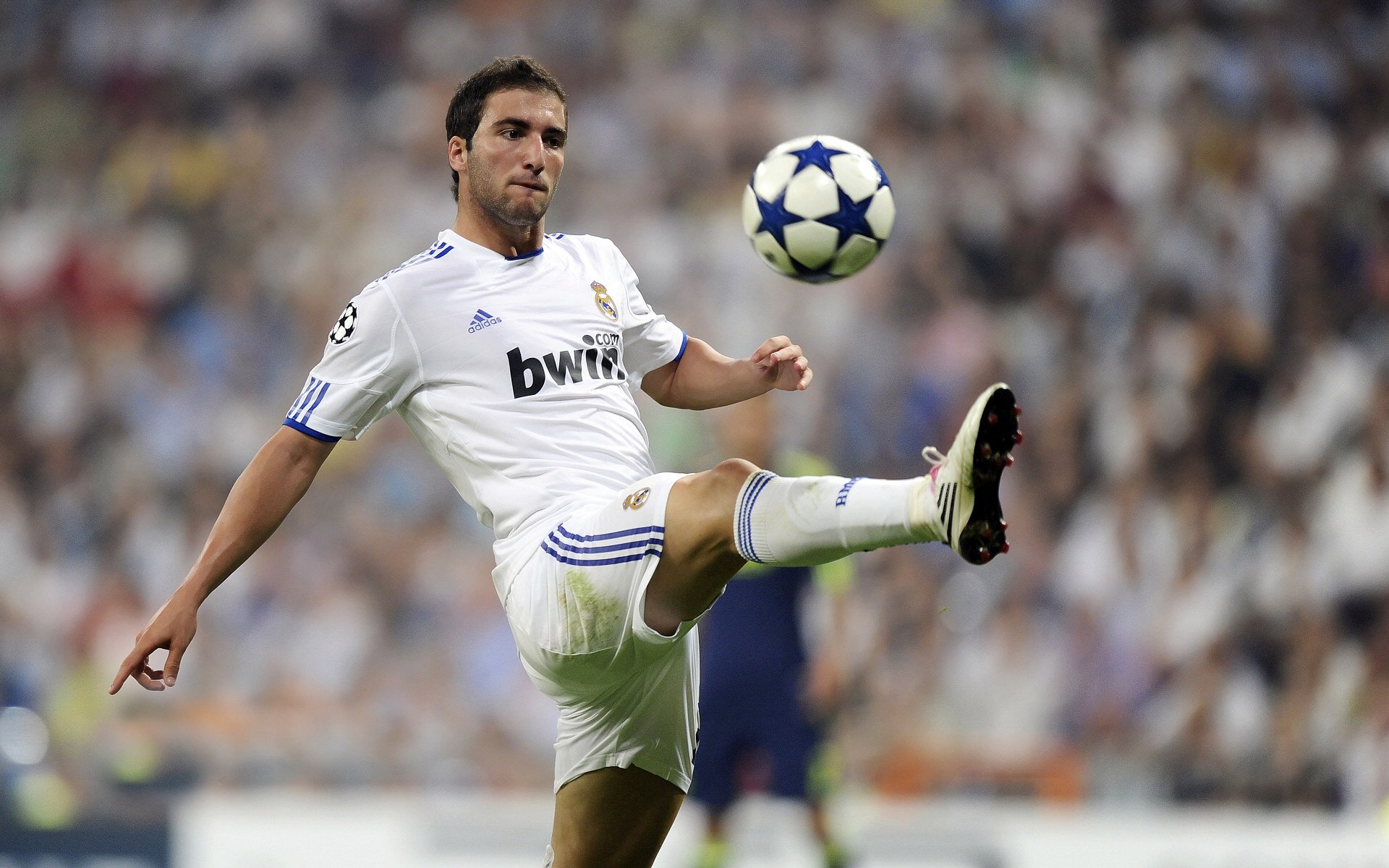 曼城冲冠压力爆炸内部会议曝光：必须赢利物浦，曼城首次