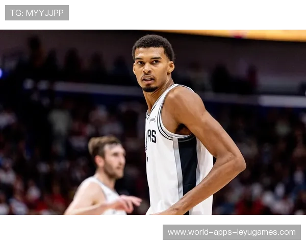 【集锦】马刺118-130太阳 太阳7人上双主场打破马刺不败金身，马刺vs太阳比赛回放