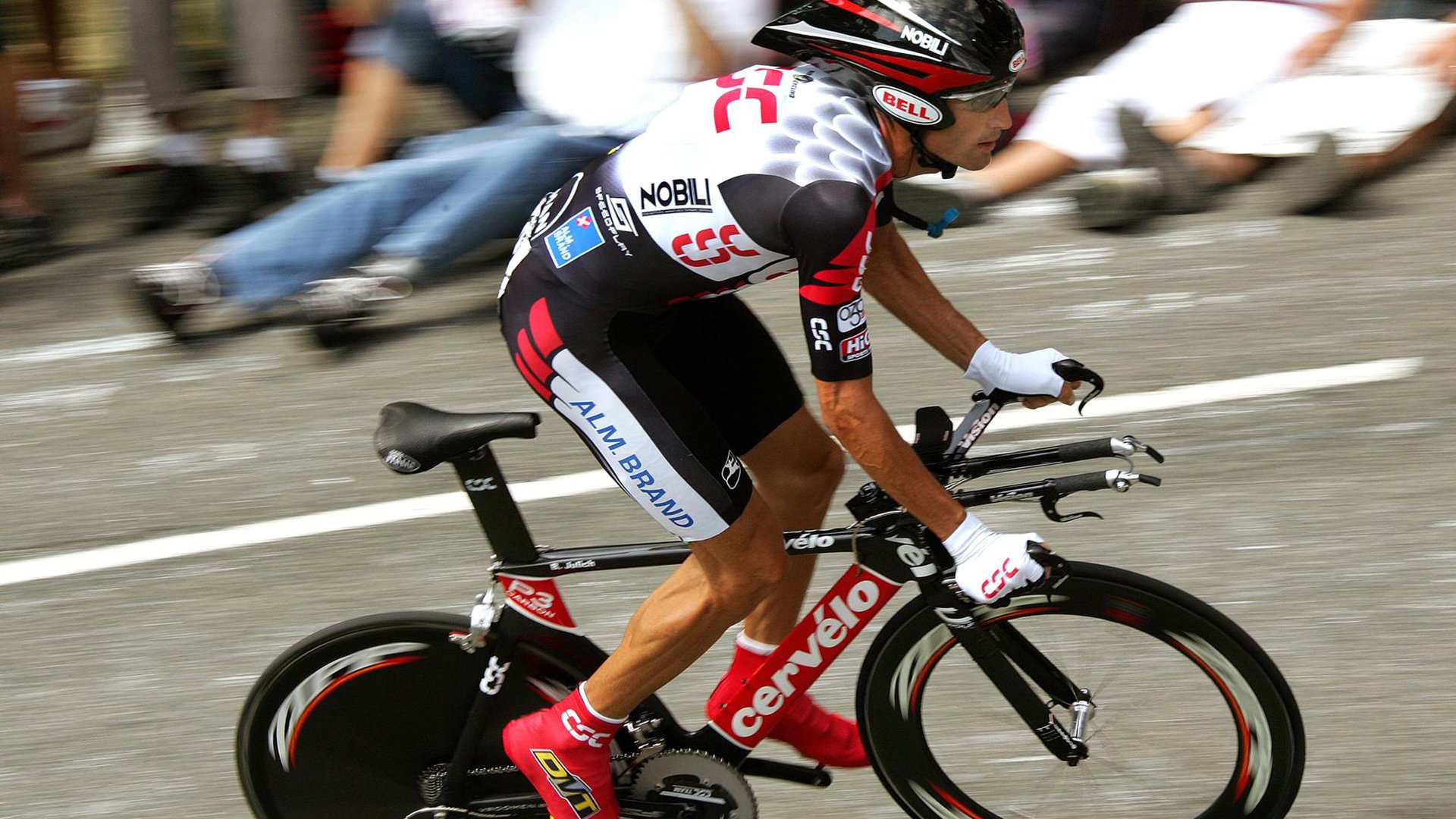 《堡垒之夜》推出免费竞技挑战，玩家热情高涨，堡垒之夜有比赛吗